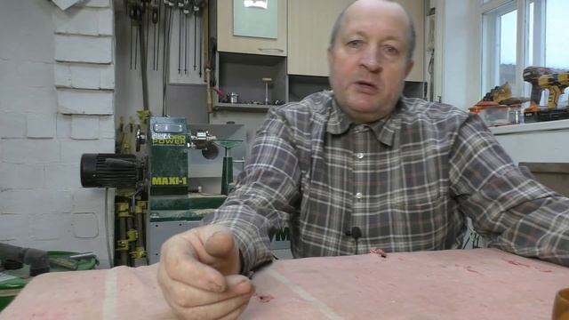 Сосед заплакал, увидев мой подарок, ему на Новый год. Зато соседка довольна. Как всем угодить то?