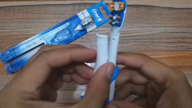 HOW TO REPLACE BRUSH HEAD OF ORAL-B CROSS ACTION TOOTHBRUSH смотреть онлайн