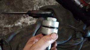 причина найдена,перепускает рулевой цилиндр.