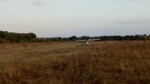 одноместный самолет с крыльями от МАИ-890, первый самостоятельный полет
