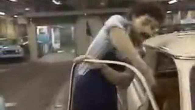 Копия видео "trabant assembly" смотреть онлайн