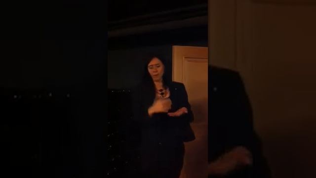 Camilla Lunelli explaining why they still use pupitres and смотреть онлайн