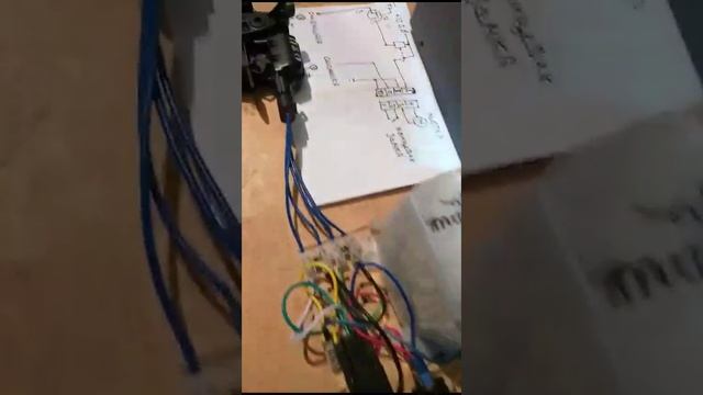 ЗАМОК БАГАЖНИКА ГРАНТА проверка шорт смотреть онлайн