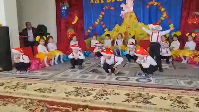 "Күншуақ" тобы "Саңырауқұлақ" биі смотреть онлайн