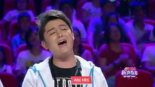 Китаец поет