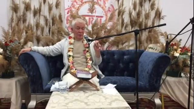 ☝️Как внимательно воспевать Святое Имя, как понять.Е.М. Чайтанья Чандра Чаран пр.Джапа. Харе Кришна смотреть онлайн