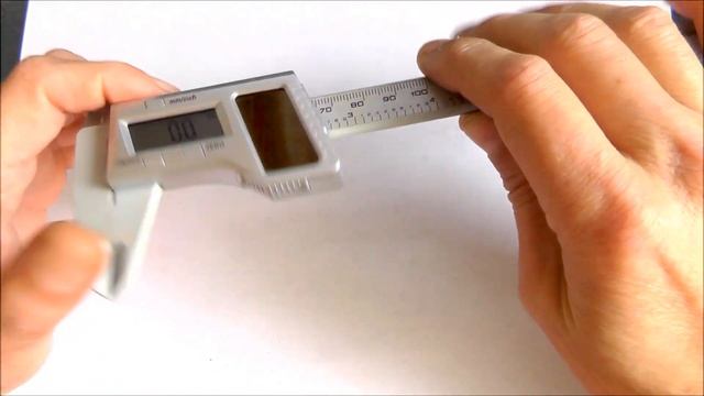 Штангенциркуль на солнечной батарее, тест при комнатном освещении смотреть онлайн