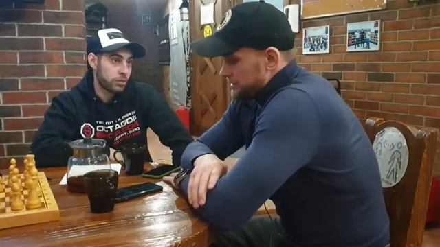 Кодин уже попадал по Адесанья и дал свой прогноз на UFC259