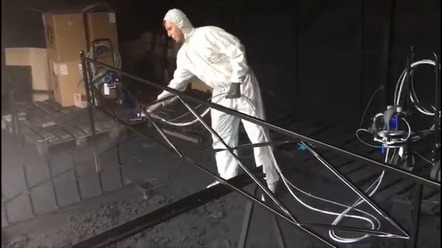 Запуск электростатического оборудования Graco на участке окраски кованных изделий смотреть онлайн