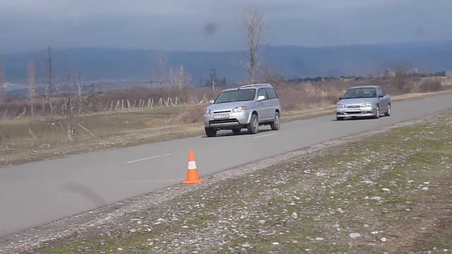 HONDA HR-V VS FORD MONDEO смотреть онлайн