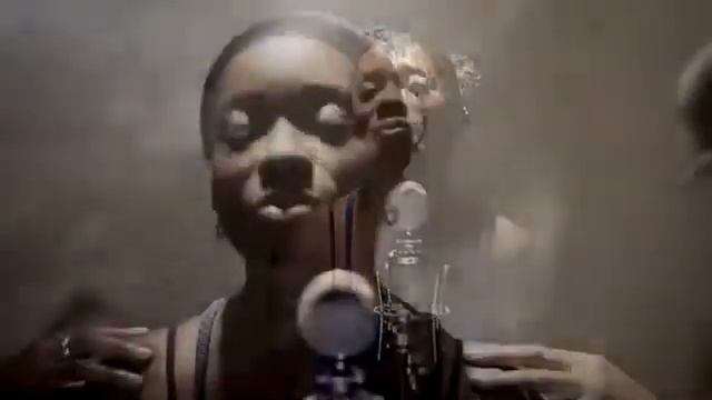 Iyeoka Simply Falling( Official Music Video) смотреть онлайн