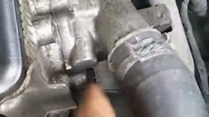 How to replace the two thermostats of Nissan Cefiro qr20 2006