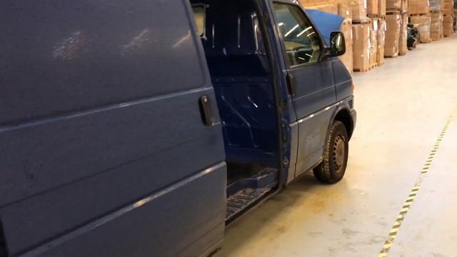 VW Transporter 1.9 Tdi Van смотреть онлайн