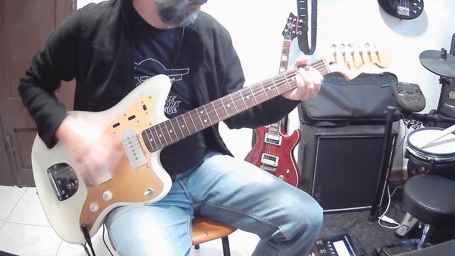 Squier J.Mascis Jazzmaster Demo (No Talking...Just Tones) смотреть онлайн