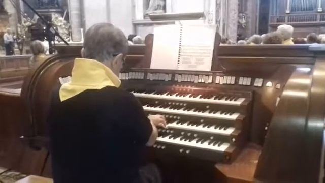 Don Bernini all'organo di s.Pietro.Roma смотреть онлайн
