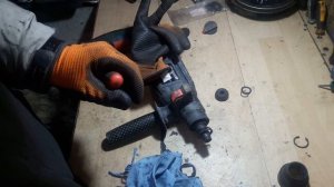 Перфоратор выпадает бур - РЕМОНТ.