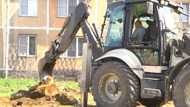 В Новокузнецке приступили к ремонту дворов