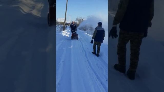 Уборка снега. Снегоуборщик Krotof. смотреть онлайн