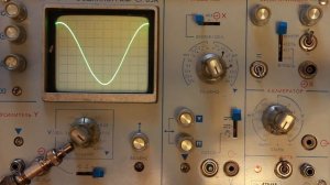 Генератор Г4-102 - кривая синусоида из-за неисправности или виновата несогласованная нагрузка.