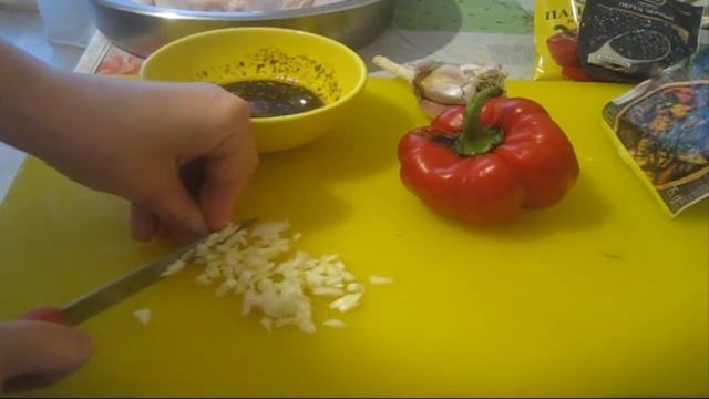 Запекаем курицу в соевом соусе с болгарским перцем в форме Цептер