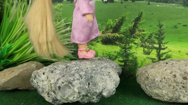 🌊 ¡ Desastre en las vacaciones de las Junior! | Princesas de Disney смотреть онлайн