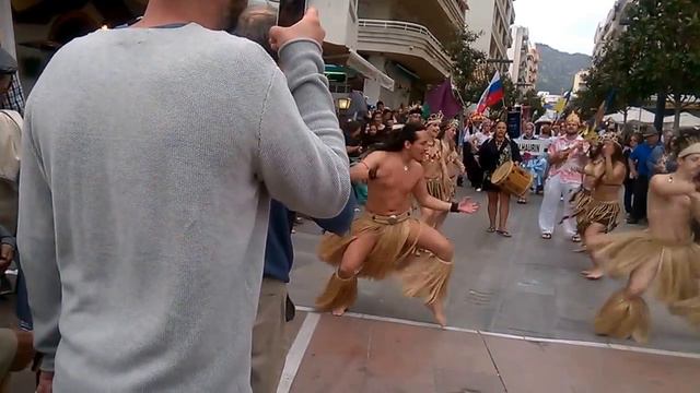 Танцует остров Пасхи смотреть онлайн