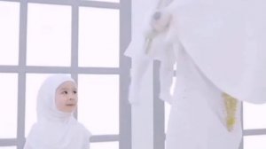 Очень красивая голос  АЛЛАХ ЛЮБИТ  НАС