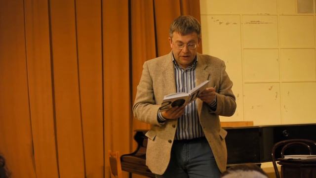 Максим Амелин читает стихи Евгения Карасева смотреть онлайн