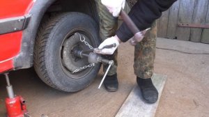 Как снять прикипевшее колесо + съемник