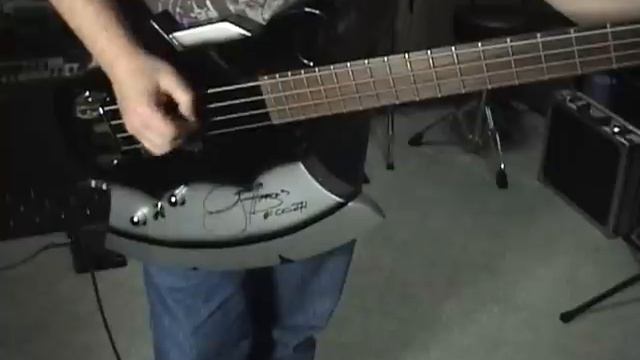 1998 Gene Simmons Axe Bass Guitar Autographed Review Scott Grove смотреть онлайн