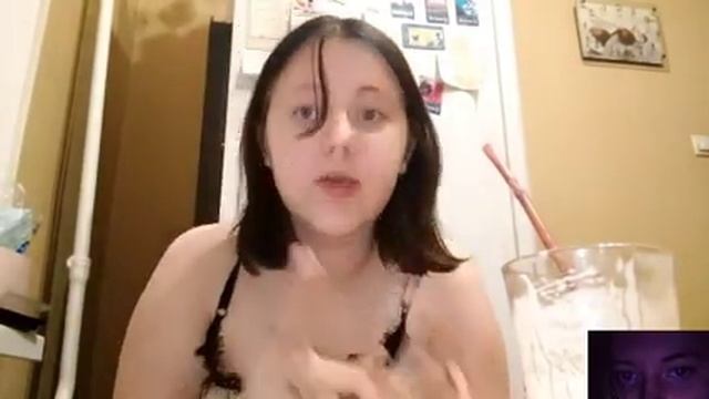 история про сброс веса, Кристина материт зеленый квадратик