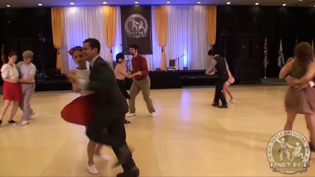 ILHC 2014 - Open Lindy JnJ - Finals - First All-Skate смотреть онлайн