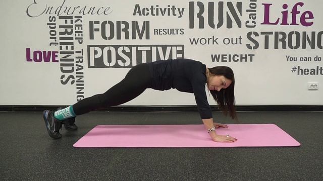 отведение ноги в сторону в планке смотреть онлайн