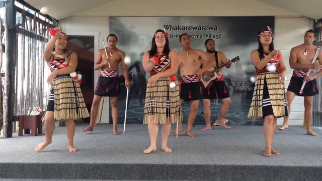Maori Poi Dance смотреть онлайн