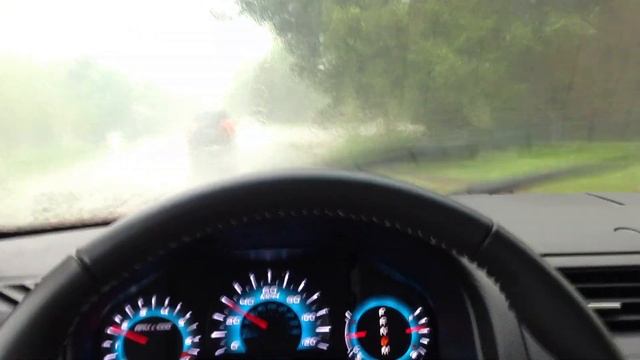 2012 Ford Fusion Sport in Big Rain Storm смотреть онлайн