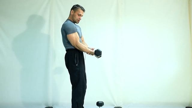 10 ЛУЧШИХ УПРАЖНЕНИЙ НА БИЦЕПС! Как накачать бицепс и предплечье гантелями? смотреть онлайн