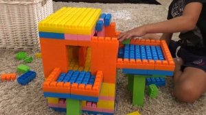 Строим трёх этажный дом из конструктора.