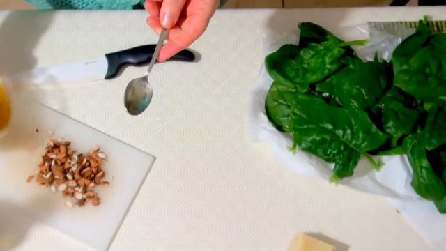 Салат из Шпината. Очень вкусно! смотреть онлайн