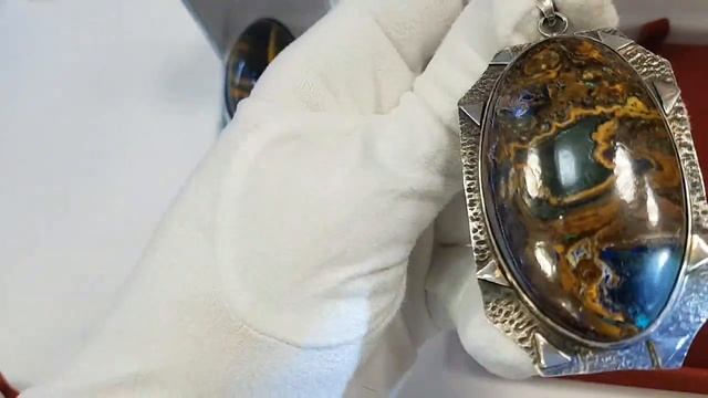 пламенеющий тигровый глаз, заринит с плисовым малахитом и черный сапфир, смотреть онлайн