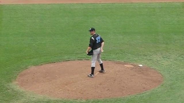 Stephen Strasburg Pitching with a Runner on 1st Base смотреть онлайн