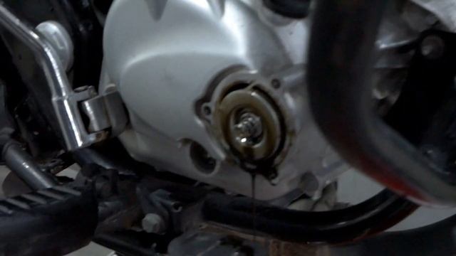 What Happens Inside Bajaj Service Center | Full Bike Service | #bajaj#V15#service#enginecare
