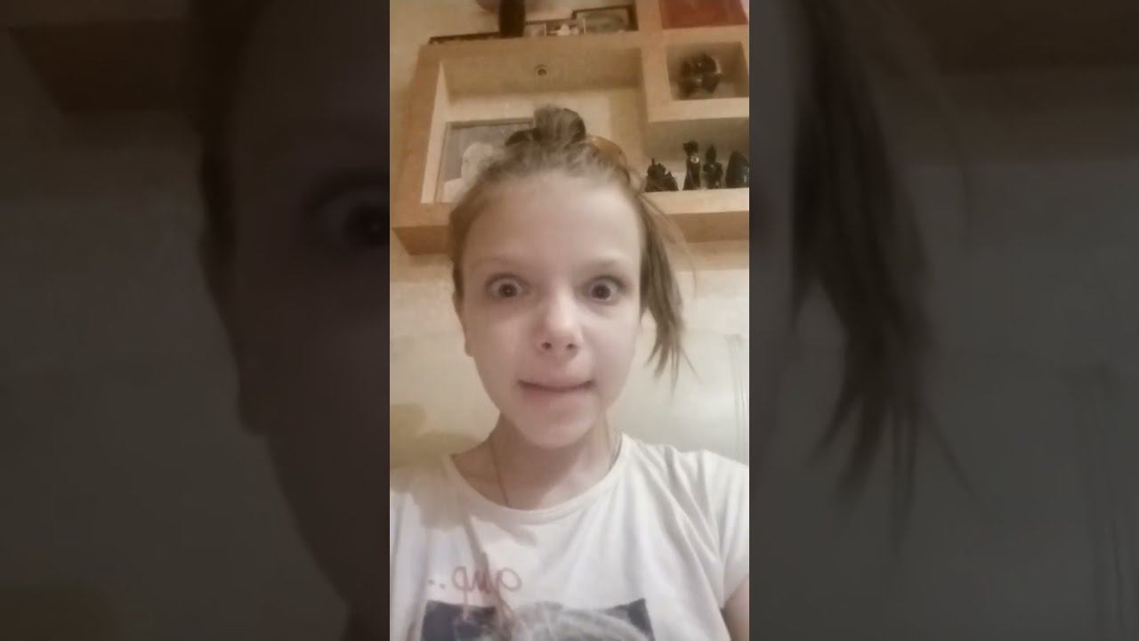 СУМАСШЕДШАЯ УЧИЛКА ПО ИНГЛИШУ! #shorts смотреть онлайн
