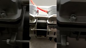 Вакуумный насос из безмасленного компрессора.