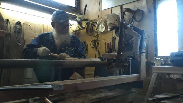 Точу ножки для табурета на токарном станке по дереву... Своими руками. смотреть онлайн