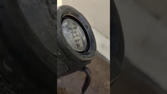 JBL flip essential Water test LFM 100%!! смотреть онлайн