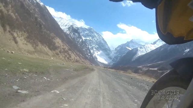 На Кавказ на мотоциклах. GS1200 и MT-09 Tracer смотреть онлайн