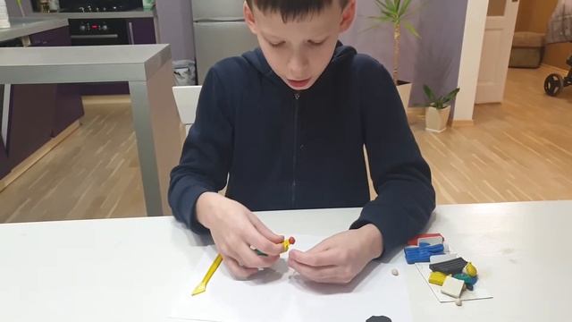 Лепим человечка из пластилина. Занятия для детей. Лепим из пластилина. Поделки из пластилина. смотреть онлайн