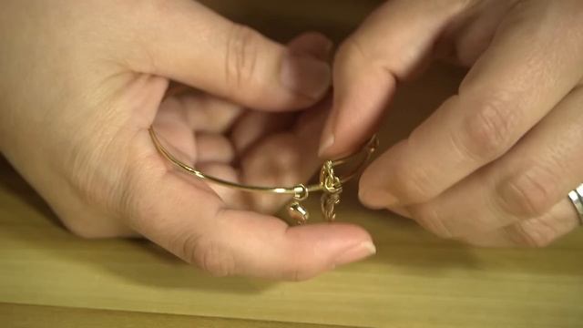 How-to Add Charms To Expandable Charm Bracelets смотреть онлайн