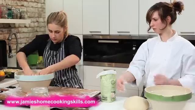 Garlic and rosemary focaccia - Jamie Oliver's Home Cooking Skills смотреть онлайн