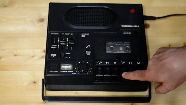 Первое включение!Кассетный магнитофон "Карпаты-205-1" смотреть онлайн